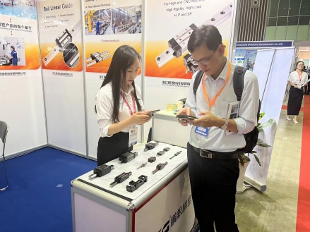 On the last day of the exhibition, please take a miraculous journey on PYG linear guide rail.