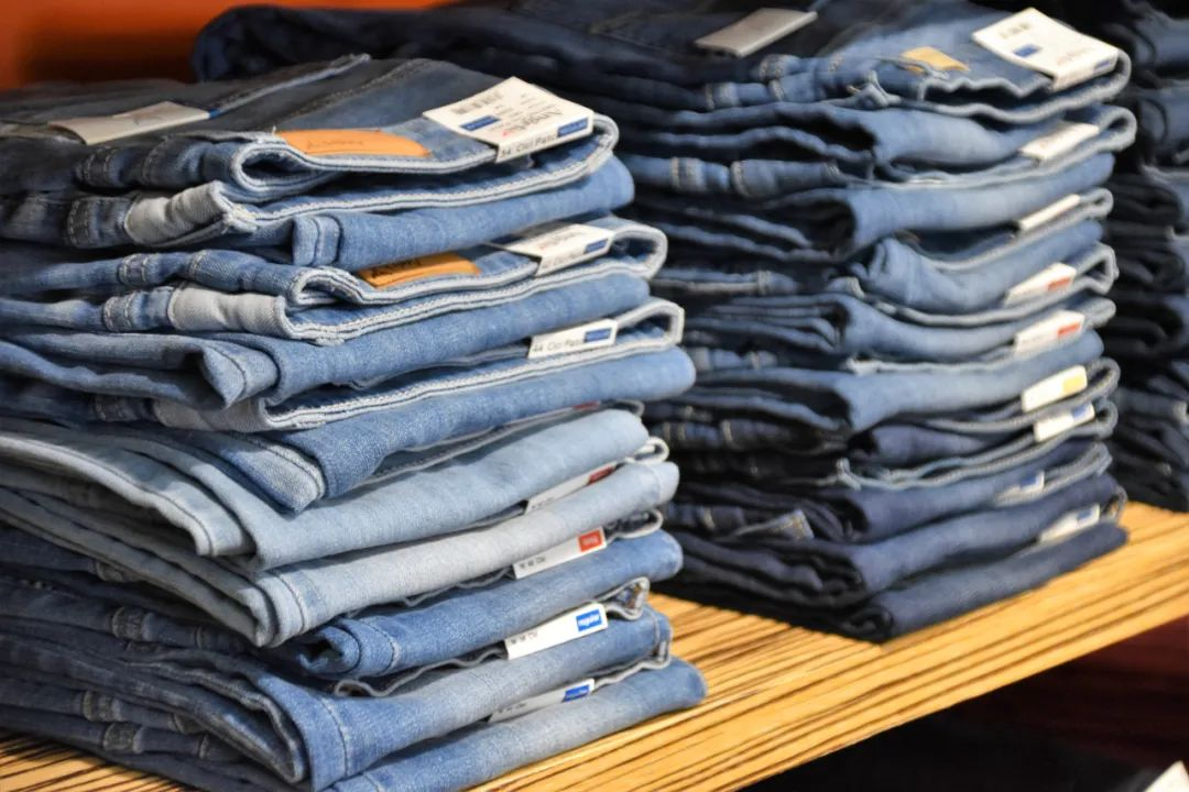 Galvenie punkti džinsa apģērba pārbaudei