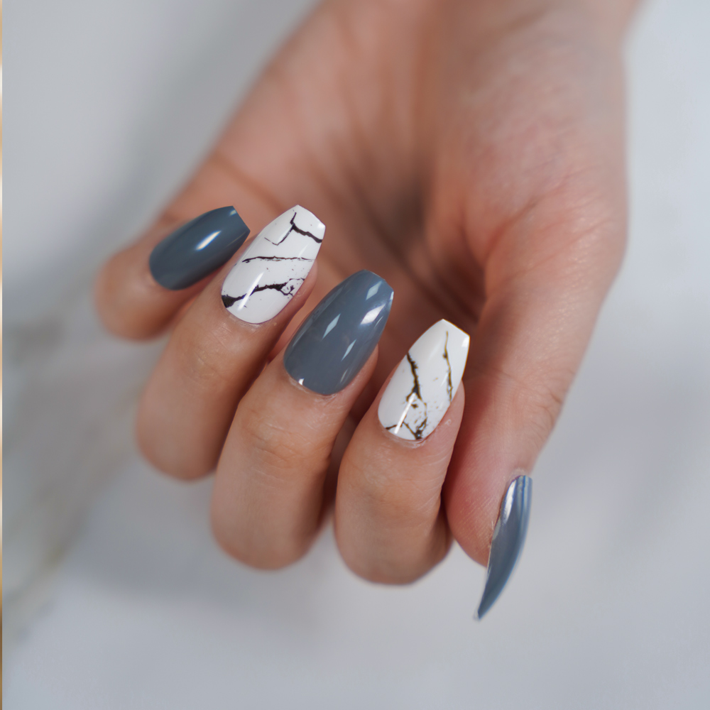 # ZL-MEI29-005 Private Label Press on Nails Short Coffin, Gray Press on Nails, White Fake Nails with Marble Design, Glossy Full Cover Glue on Nails, Artificial Acrylic Stick on Nails, False Nails for Women and Girls