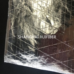 Malla de fibra de vidrio tridireccional colocada para aislamiento de papel de aluminio usando