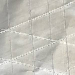 Malla triaxial de fibra de vidrio Laid Scrims para reforzar el aislamiento de papel de aluminio para los países de Medio Oriente