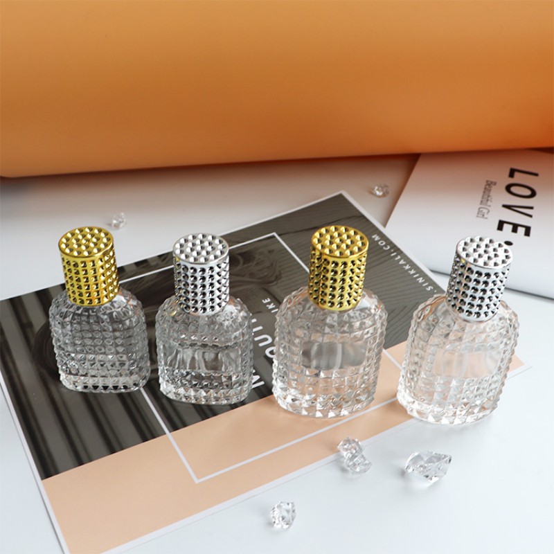 ：Factory price  pineapple shape 30ml 50ml 100ml fancy perfume glass bottle (1)