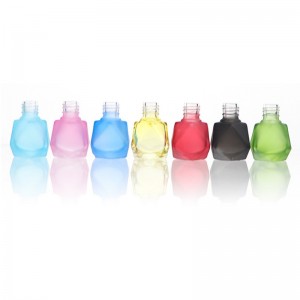 Bottiglia di vetro per profumo da appendere per auto colorata a forma di diamante da 8 ml