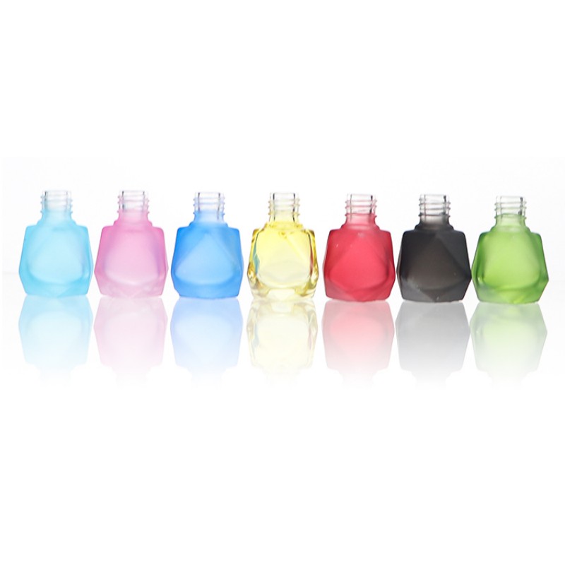 Diamond shape 8ml colored car hanging perfume glass bottle Featured Image