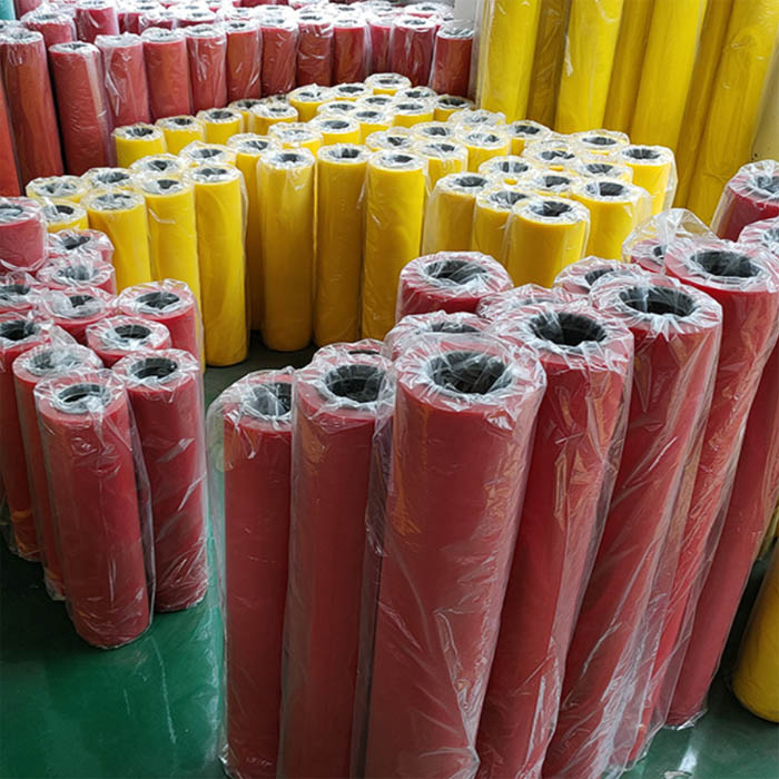 What are the main characteristics of the printing rubber roller?