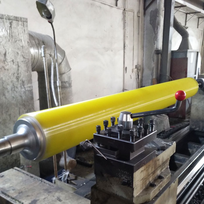 Polyurethane rubber rollers are widely used