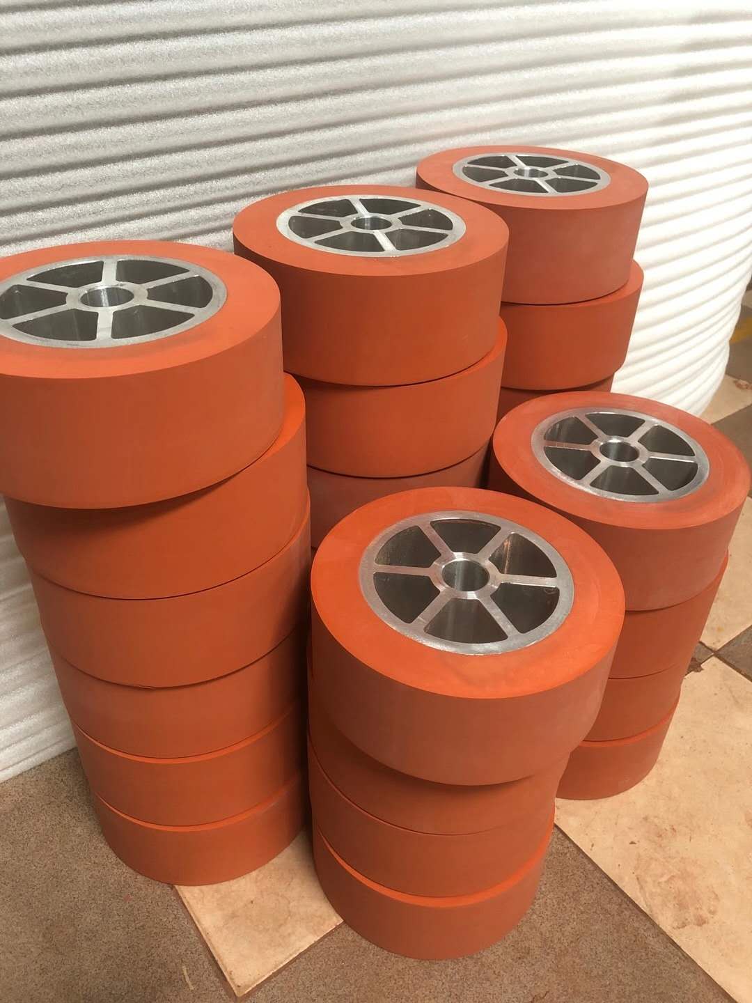 Hot Stamping Aluminum Core Silicone Rubber Wheel