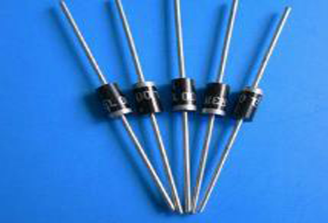 Kualitatiboki epaitu eremu-efektuko transistore eta triodoen kalitatea
