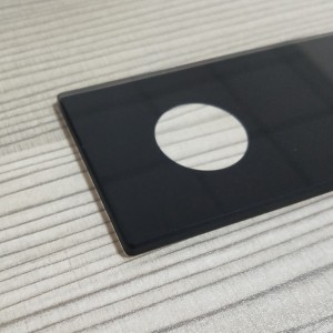 Vidrio protector superior caliente de 2 mm con orificio perforado para paneles HMI