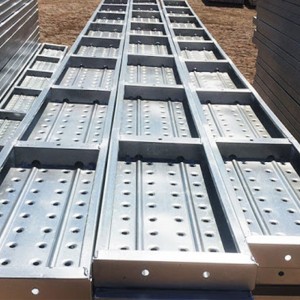 Hot-dip galvanized steel plank for scaffolding jobsite