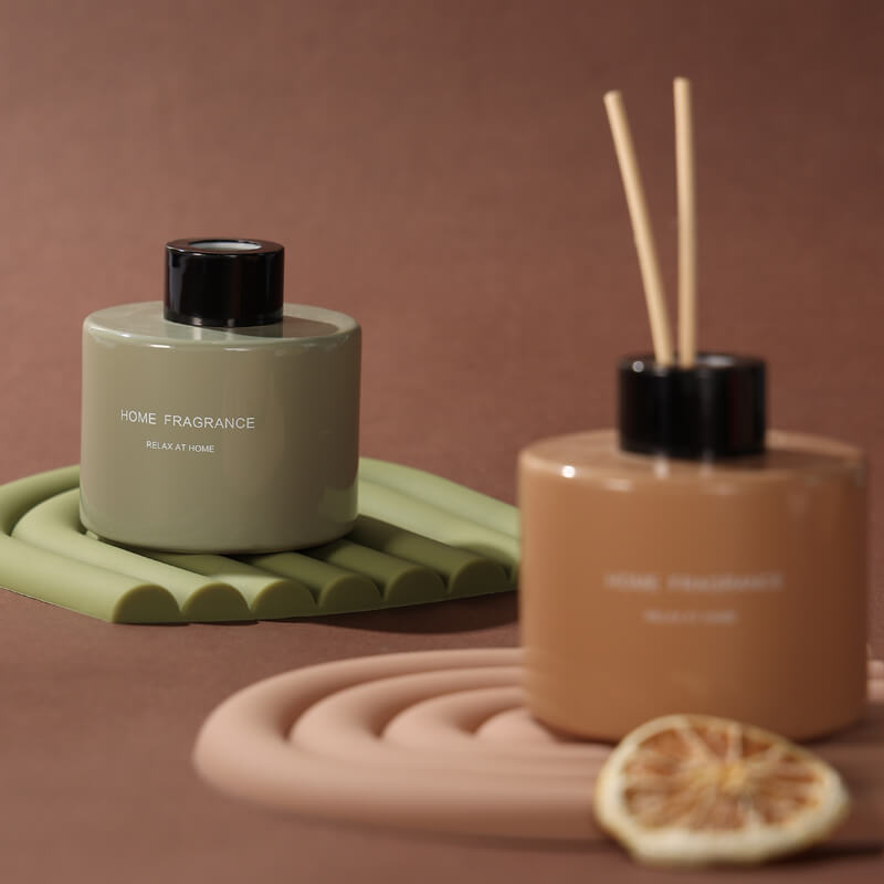 Embracing Sustainability: Green Glass Aromatherapy Bottles Redefine Eco-Friendly Packaging