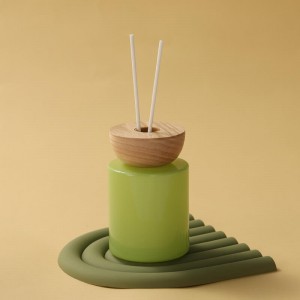 Wholesale colorful bamboo lid aromatherapy bottles