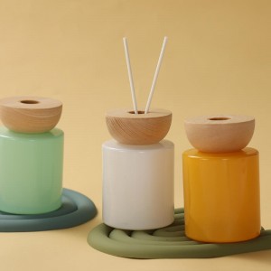 Wholesale colorful bamboo lid aromatherapy bottles
