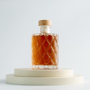 200 ml Unique Diamond Whisky boca sa plutenim poklopcem