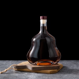 Стаклено шише за виски со уникатна форма од 700 ml