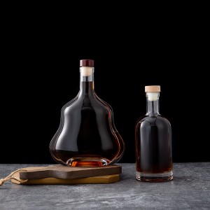 700 мл стъклена бутилка за уиски с уникална форма
