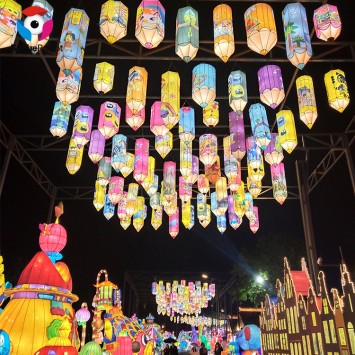 Ĉina silka lanterno de koridora ornamado por subĉiela lanterno-festivalo de Zigong lanterno-fabrikisto
