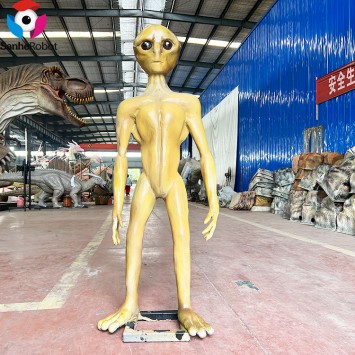 Realistic High Simulation Alien Model Life Size Custom Movie Alien Figure Statue for sale