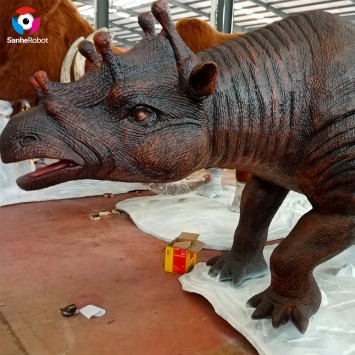 Other amusement park products mechanical animatronic Uintatherium animal model