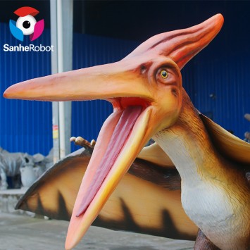 Customers love dinosaurs in the dinosaur pterosaur theme exhibition hall