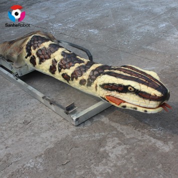 Lifelike Moving Simulation Realistic L=1.5M Animatronic Snake with a Track