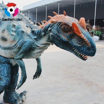 Професионален реалистичен костюм на динозавър в естествен размер