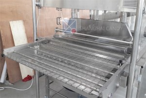 Automatic chocolate enrobing coating machine