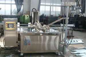 Makeisten tuotantoon tarkoitettu sokerin vaivauskone