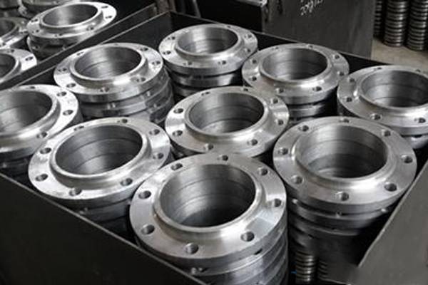 Paha - welded flanges a me butt-welded flanges