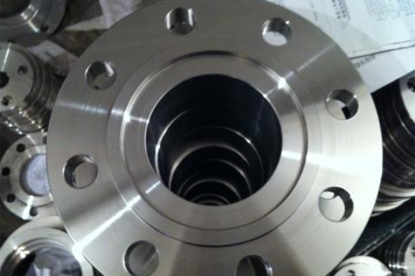 Flange features and use attention