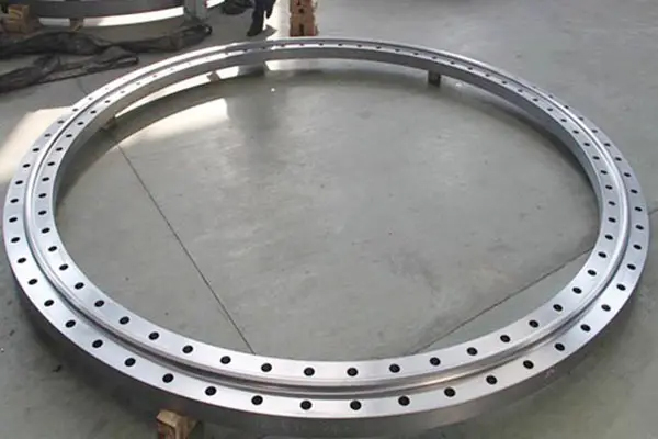 Large diameter flange assembly principle requirements and anti-corrosion construction