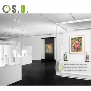 High quality museum glass showcase