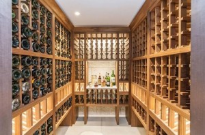 Notranja zasnova sodobne komercialne vinoteke po meri, pohištvo za notranje razstavno pohištvo na debelo po tovarniški ceni