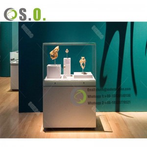 Luxurious Show Vitrine Stand Glass Museum Showcase With LED Light