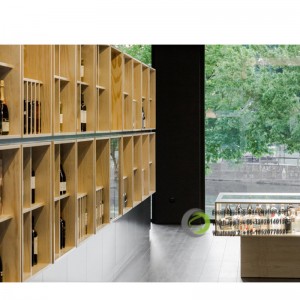 Bezpłatny projekt 3D Wysokiej jakości drewniana ekspozycja sklepu z winem Niestandardowe regały na wino Ekspozycja mebli sklepowych do sklepów monopolowych