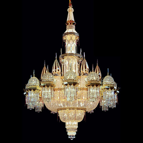 Īpaši liela kristāla lustra Masjid