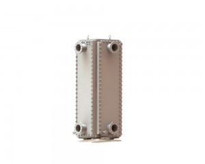 HT-Bloc heat exchanger used as crude oil cooler