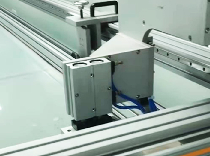 Bottom price Laminating Vacuum Bag - PDLC film cutting machine – Xiaoshi
