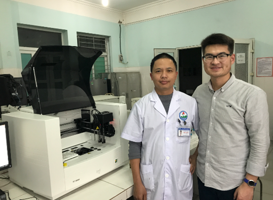 Fuldt koagulationsanalysator SF-8050 træning i Vietnam