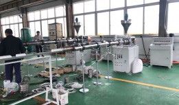 Engineers went to tangshan to help customers debug and install machines