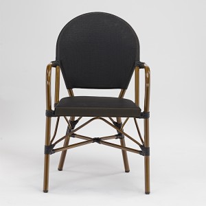 Stapelbarer schwarzer Sessel aus Bambusstoff für die Terrasse mit Malerei