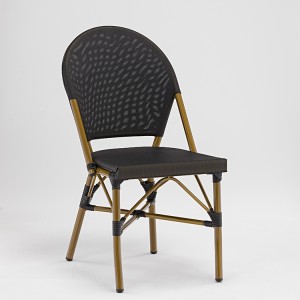 Cadeira negra apilable con pintura de bambú de tecido de patio