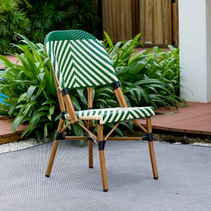 Produkcja krzesła bistro z wikliny rattanowej