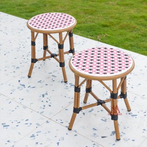 Moderni okrogli barski stoli iz ratana