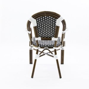 Cadira de menjador moderna de vímet per a exteriors