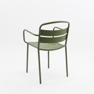 Jednostavna metalna pocinčana stolica za slobodno vrijeme na otvorenom