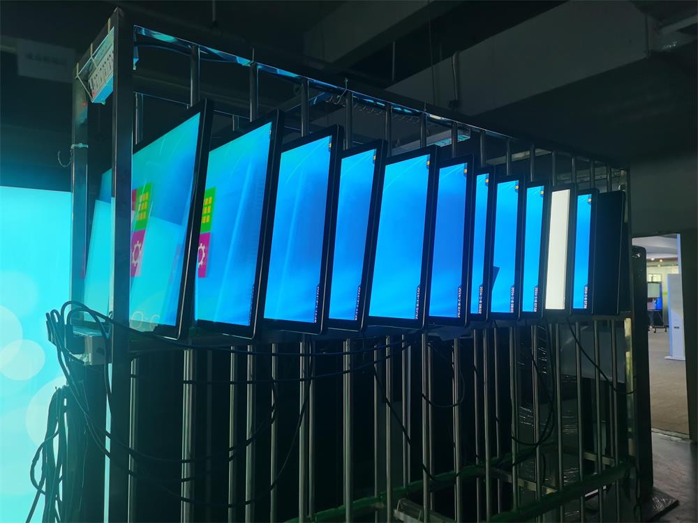 Probleemer mat der Uwendung vum LCD Touch All-in-One um Maart