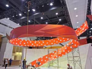 Creative curved indoor P2.5 flexible LED display