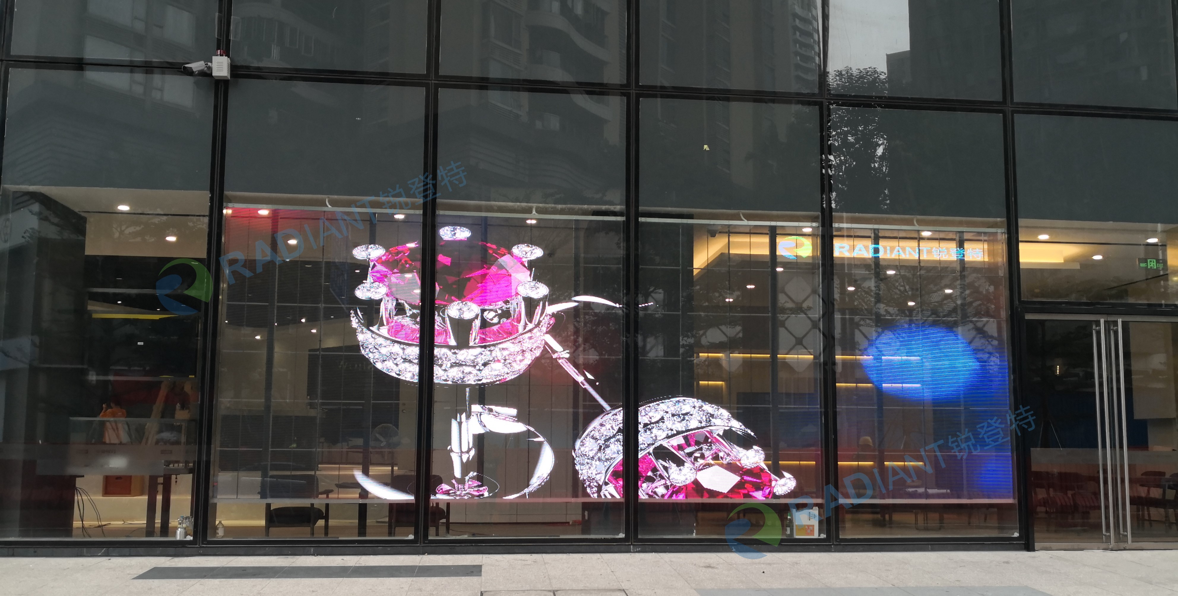 Application of Radiant Transparent LED Screen in Commercial Buildings