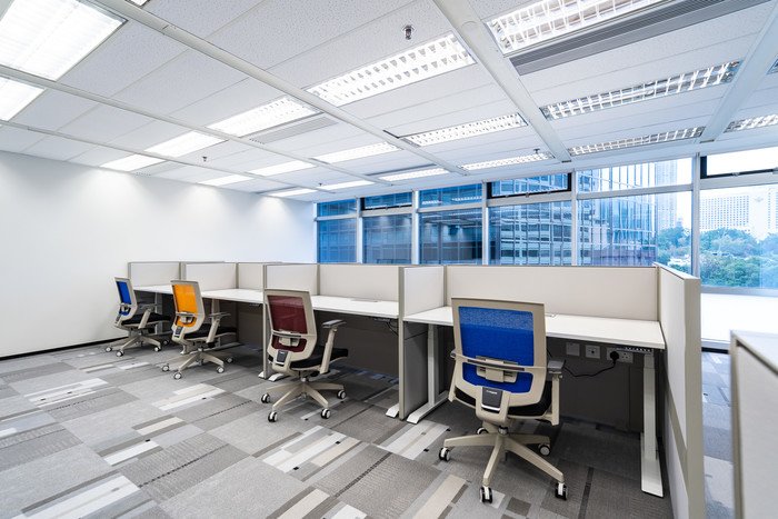Who is better for Shenzhen office furniture customization?